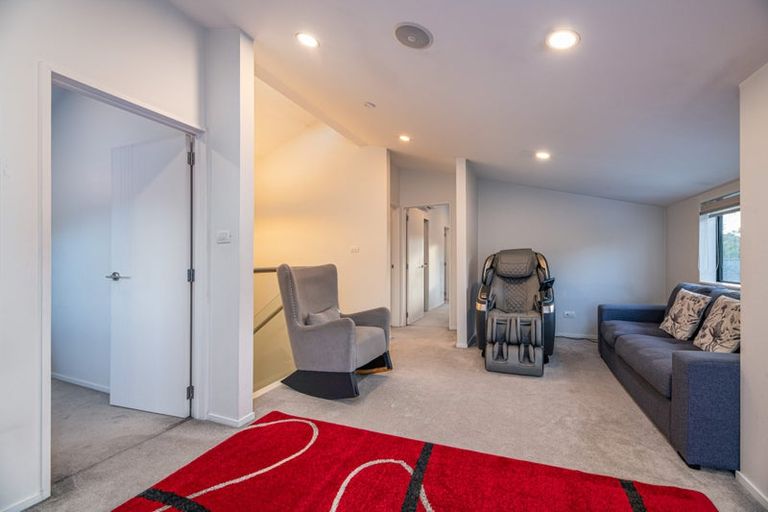 Photo of property in 5a Woodside Road, Massey, Auckland, 0614