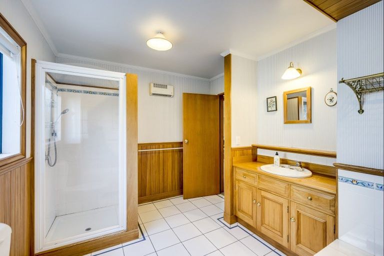 Photo of property in 123 Thompson Road, Bluff Hill, Napier, 4110