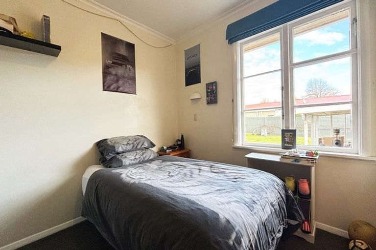 Photo of property in 2 Cole Grove, Wallaceville, Upper Hutt, 5018