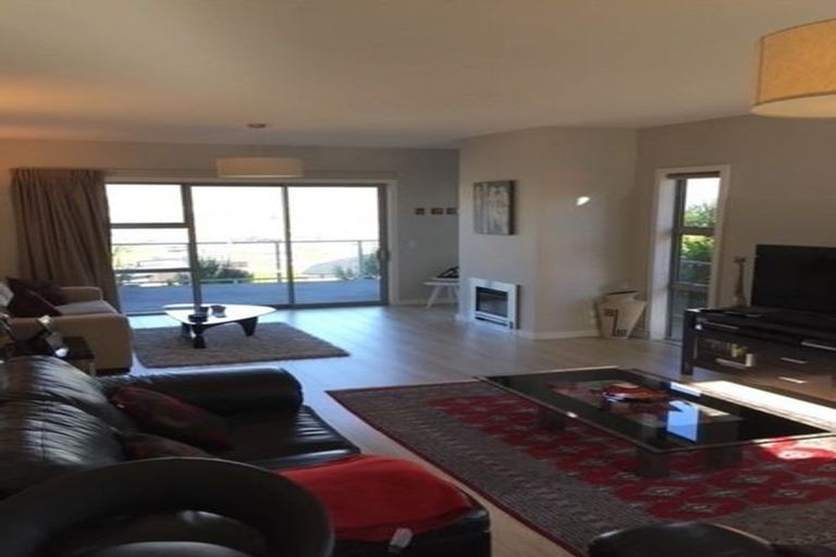 Photo of property in 14 Heemskerck Place, Britannia Heights, Nelson, 7010