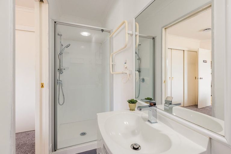 Photo of property in 5 Footwide Place, Weymouth, Auckland, 2103