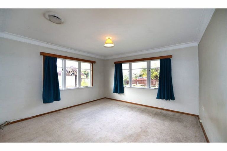 Photo of property in 16 Evenden Road, Tomoana, Hastings, 4120