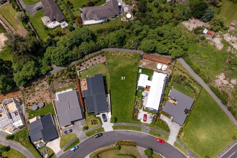 Photo of property in 37 Laly Haddon Place, Matakana, 0985