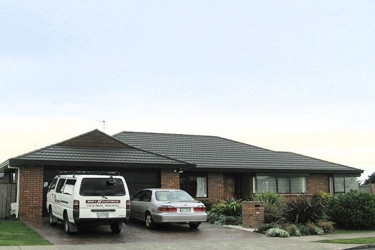 Photo of property in 25 Kotuku Drive, Paraparaumu Beach, Paraparaumu, 5032