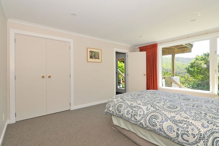 Photo of property in 9 Stratford Way, Wilton, Wellington, 6012