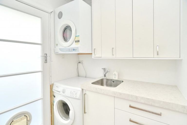 Photo of property in 30 Sevenoaks Drive, Bryndwr, Christchurch, 8053