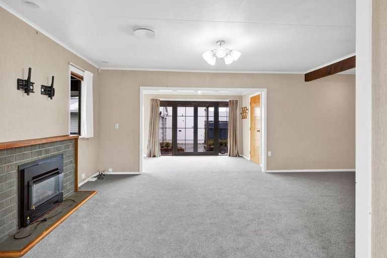 Photo of property in 96 Fairfield Road, Hawera, 4610