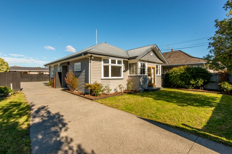 Photo of property in 16 Lincoln Road, Hillmorton, Christchurch, 8024