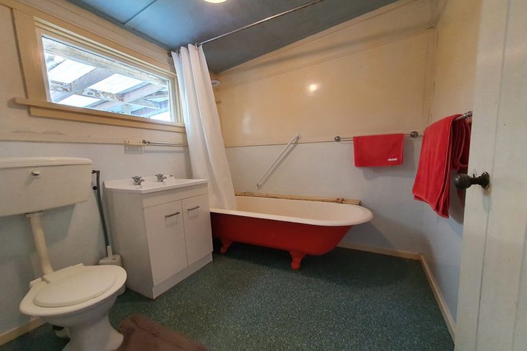 Photo of property in 1 Lansdowne Street, Clifton, Takaka, 7183