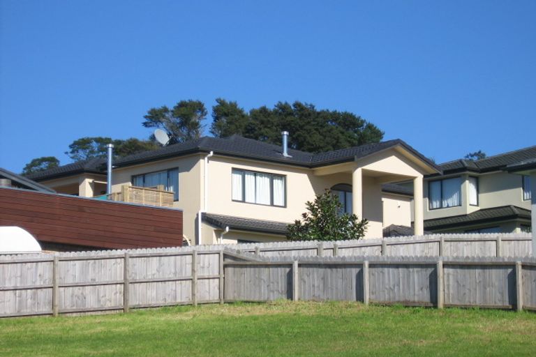 Photo of property in 68 San Valentino Drive, Henderson, Auckland, 0612