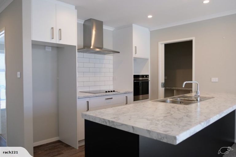 Photo of property in 104 Whakaturou Crescent, Pyes Pa, Tauranga, 3112