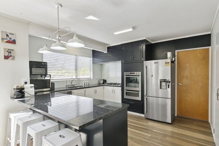 Photo of property in 18 Duval Grove, Tawa, Wellington, 5028