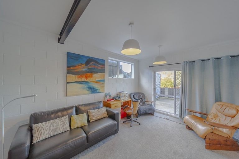 Photo of property in 10 Leeton Drive, Waipukurau, 4200