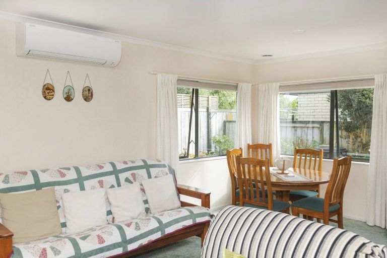 Photo of property in 4 Coulston Place, Riverdale, Gisborne, 4010