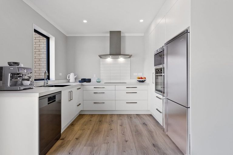 Photo of property in 79 Mettam Drive, Swanson, Auckland, 0614