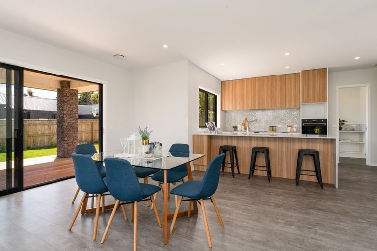 Photo of property in 21 Tararua Crescent, Otaki, 5512