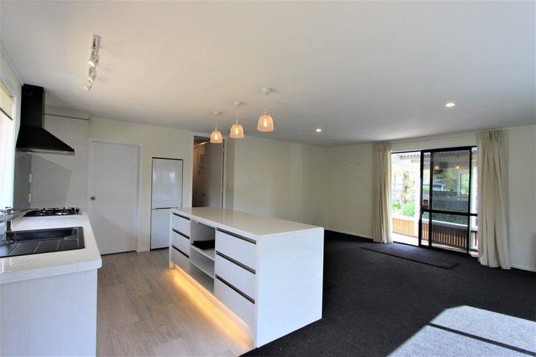 Photo of property in 73c Robinson Avenue, Holdens Bay, Rotorua, 3010