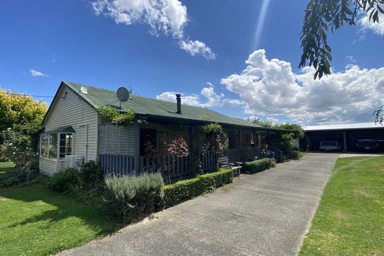 Photo of property in 2337 Rangiwahia Road, Rangiwahia, Kimbolton, 4774