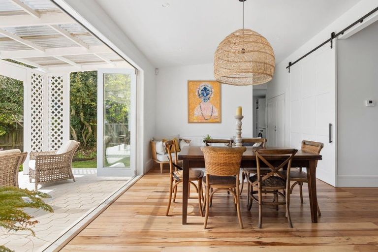 Photo of property in 16 Hamilton Road, Cambridge, 3434