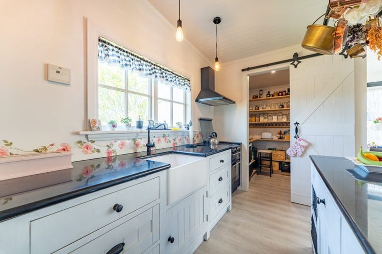 Photo of property in 17 Beach Street, Waikouaiti, 9510