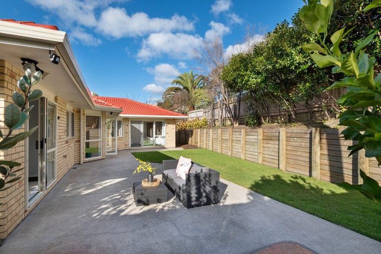 Photo of property in 7 Louvain Place, Greenhithe, Auckland, 0632