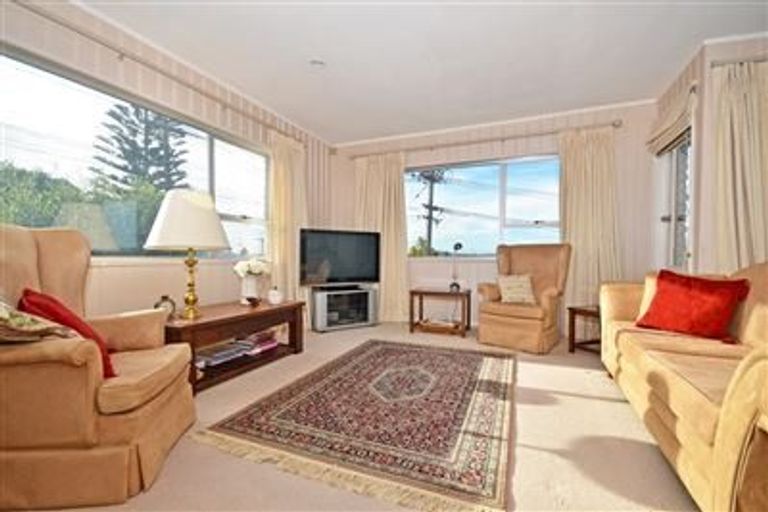 Photo of property in 1/21 Jaemont Avenue, Te Atatu South, Auckland, 0610