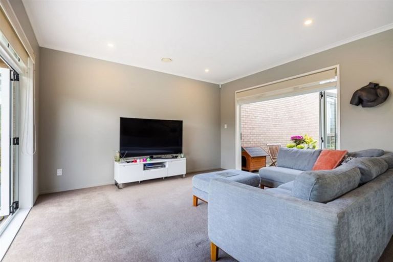 Photo of property in 29 Station Street, Hobsonville, Auckland, 0616