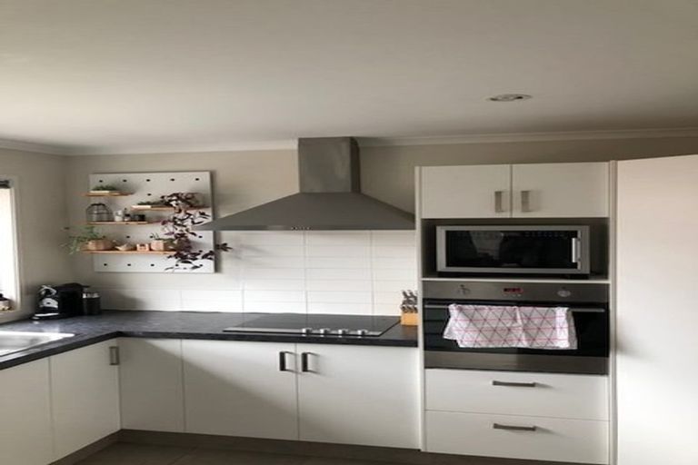 Photo of property in 52 Fairfax Crescent, Pyes Pa, Tauranga, 3112