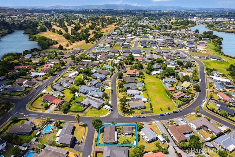 Photo of property in 4 Harbour Crest Drive, Waiuku, 2123