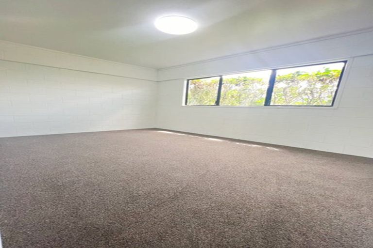 Photo of property in 34 Charles Dickens Drive, Mellons Bay, Auckland, 2014