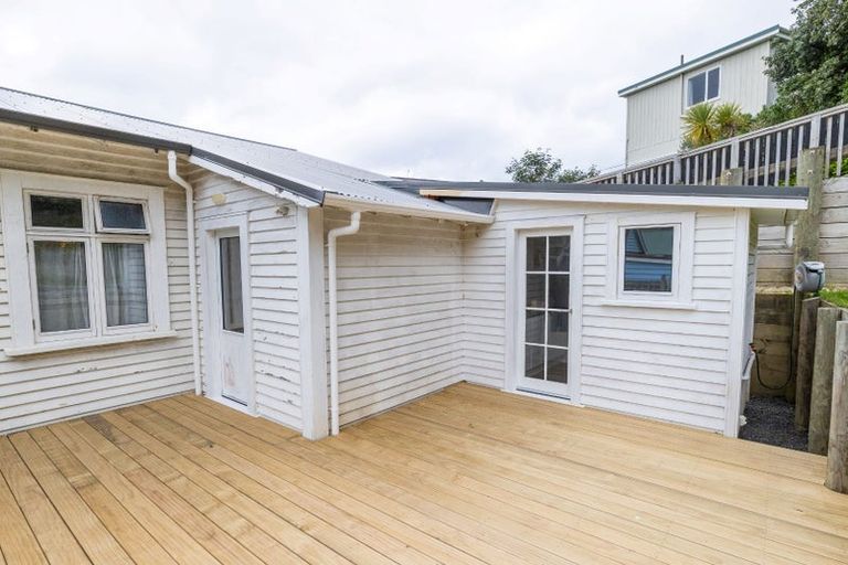 Photo of property in 190 Derwent Street, Island Bay, Wellington, 6023