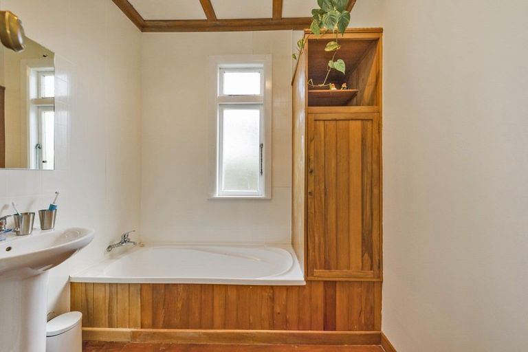 Photo of property in 26 Burns Avenue, Takaro, Palmerston North, 4412