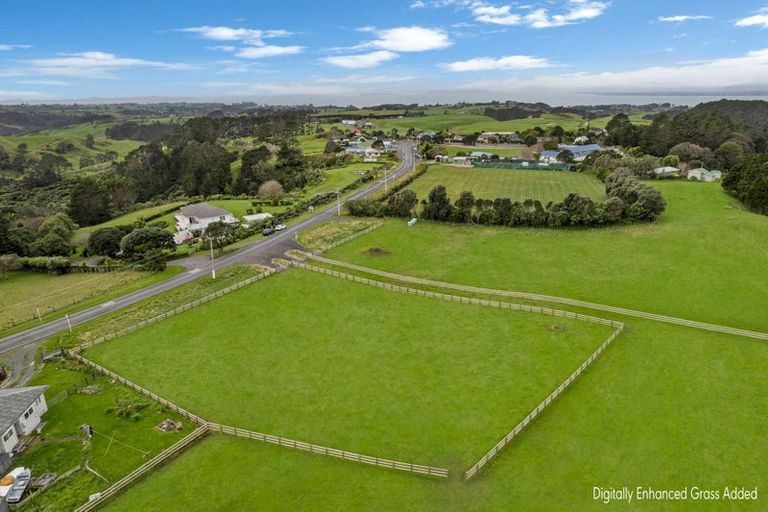 Photo of property in 2586 Awhitu Road, Awhitu, 2684