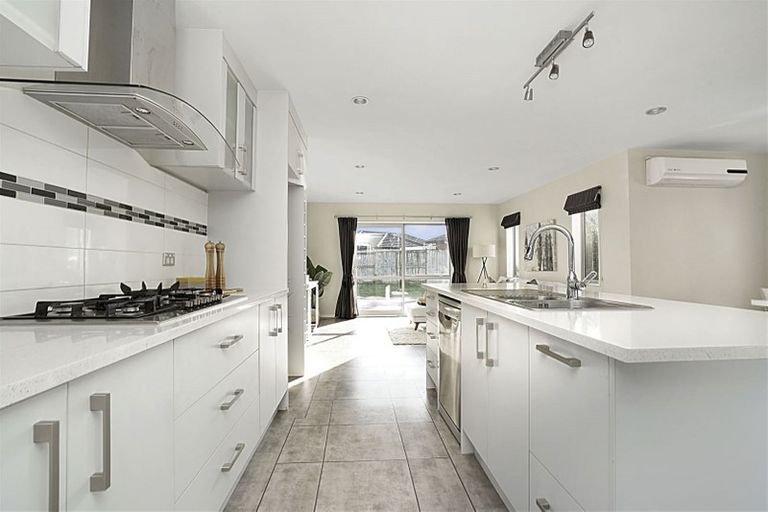 Photo of property in 16 Cole Thomas Place, Huntington, Hamilton, 3210