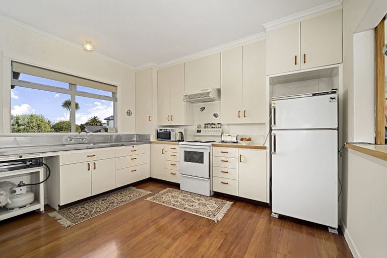 Photo of property in 1/39 Macleans Road, Bucklands Beach, Auckland, 2014