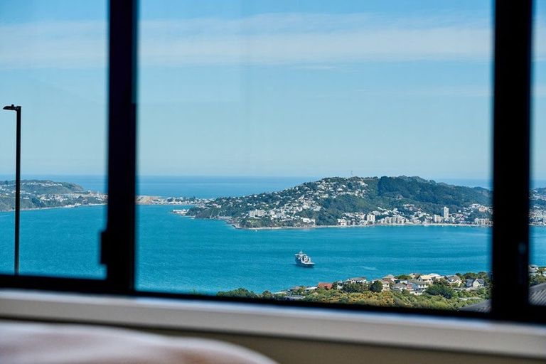 Photo of property in 12 Boeing Way, Newlands, Wellington, 6037