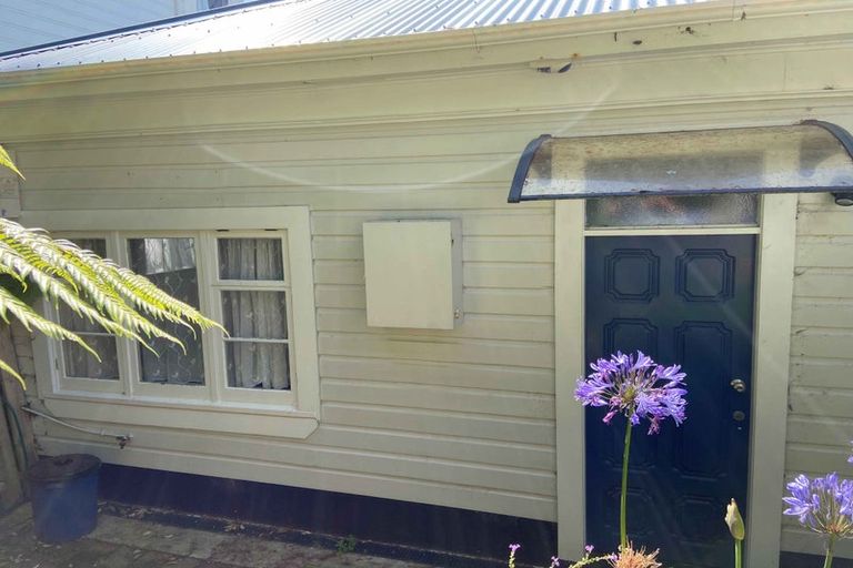 Photo of property in 5 Hadfield Terrace, Kelburn, Wellington, 6012