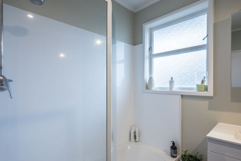 Photo of property in 26a Seddon Street, Waikanae, 5036