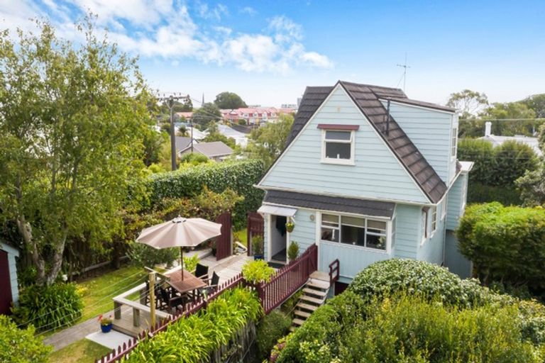 Photo of property in 66 Gilbert Street, New Plymouth, 4310