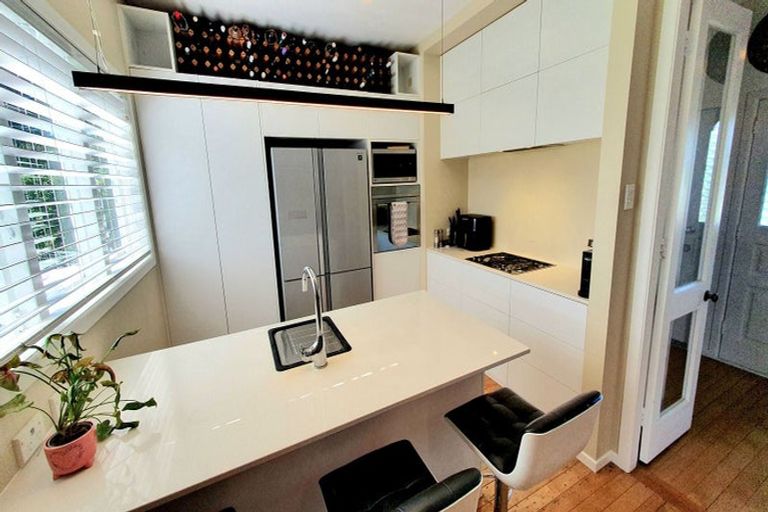 Photo of property in 19 Savoy Road, Glen Eden, Auckland, 0602