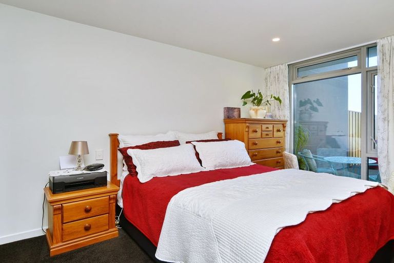 Photo of property in 2/272 Marine Parade, New Brighton, Christchurch, 8061