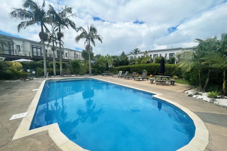 Photo of property in The Grange, 82/92 Bush Road, Albany, Auckland, 0632