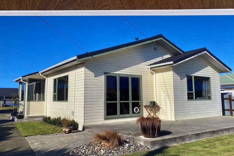 Photo of property in 17 Moa Street, Waikiwi, Invercargill, 9810