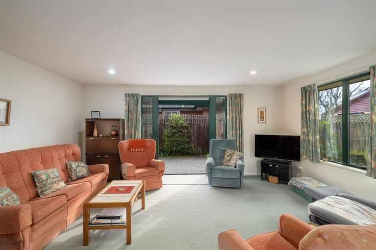 Photo of property in 6 Tulip Lane, Spreydon, Christchurch, 8024