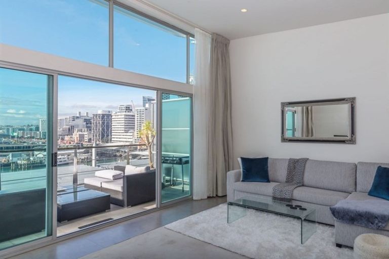 Photo of property in Shed 20 Princes Wharf Apartments, 48a/139 Quay Street, Auckland Central, Auckland, 1010