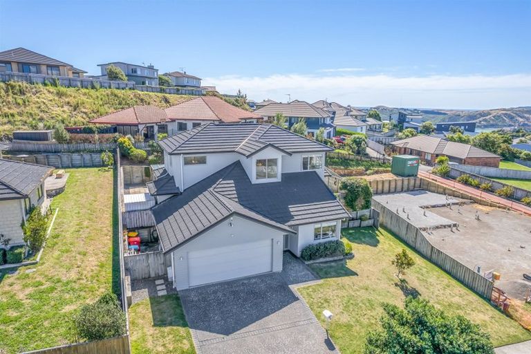Photo of property in 30 Aotea Drive, Aotea, Porirua, 5024
