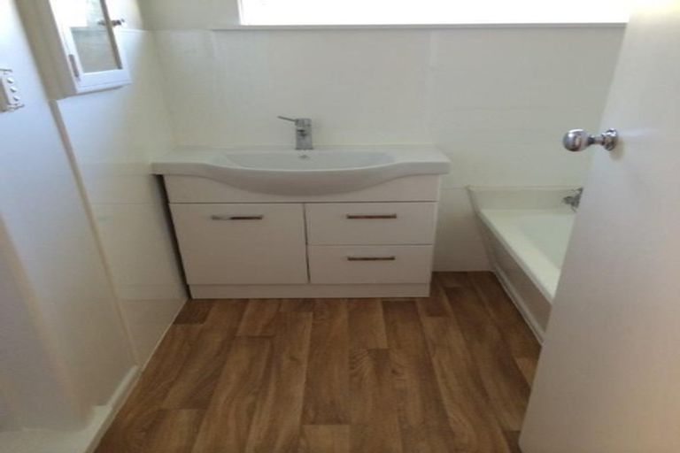 Photo of property in 45 Glen Marine Parade, Glendene, Auckland, 0602