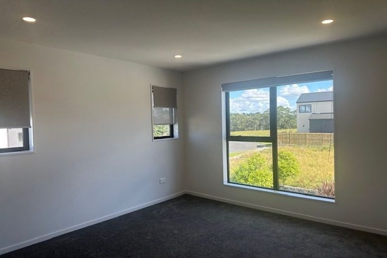 Photo of property in 169 Henwood Road, Westgate, 0814