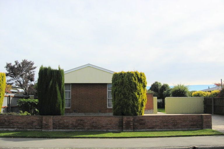 Photo of property in 14 Bucknell Street, Sockburn, Christchurch, 8042