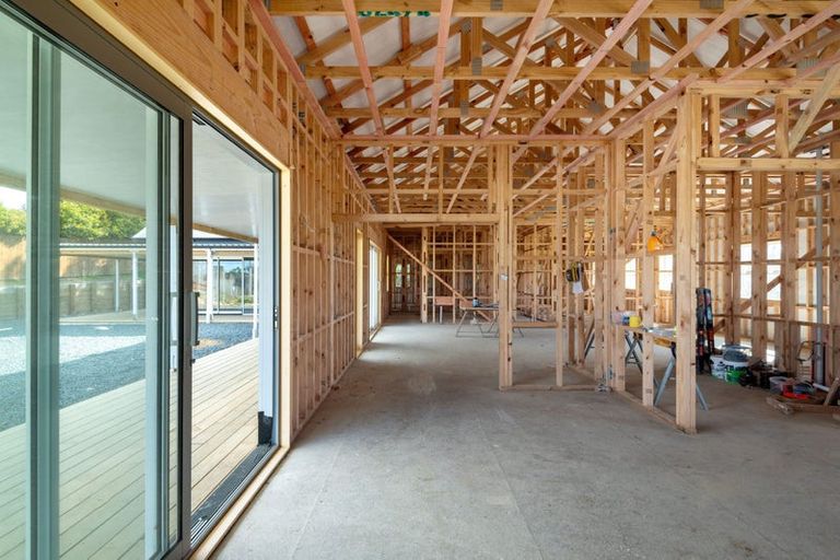 Photo of property in 90 Upper Orewa Road, Wainui, Silverdale, 0992